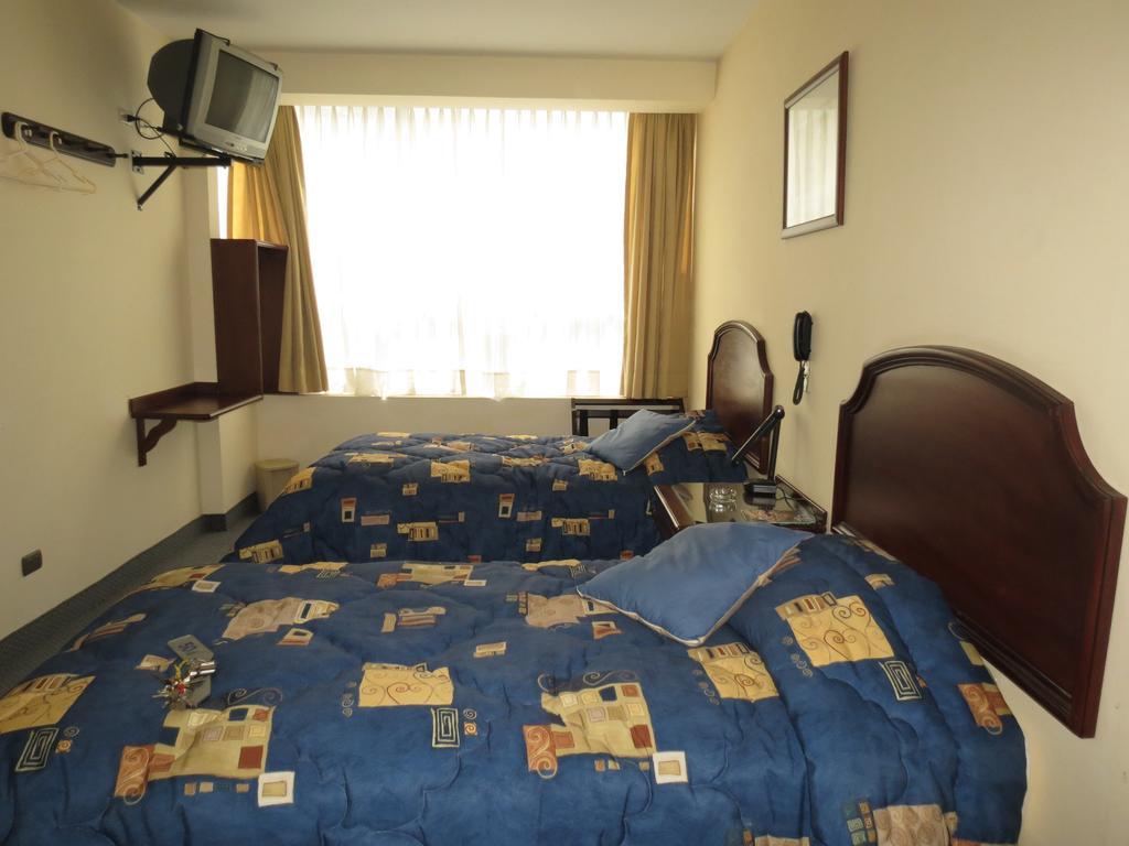 Hotel Plaza Mayor Lima Room photo