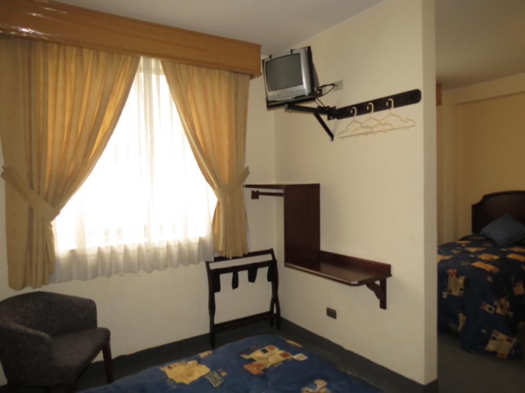 Hotel Plaza Mayor Lima Room photo