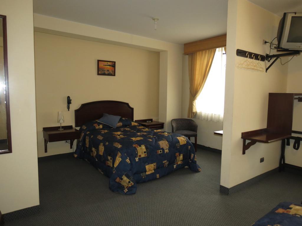 Hotel Plaza Mayor Lima Room photo