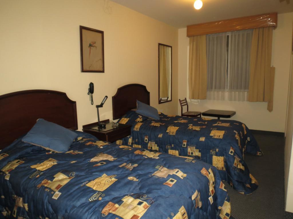 Hotel Plaza Mayor Lima Room photo