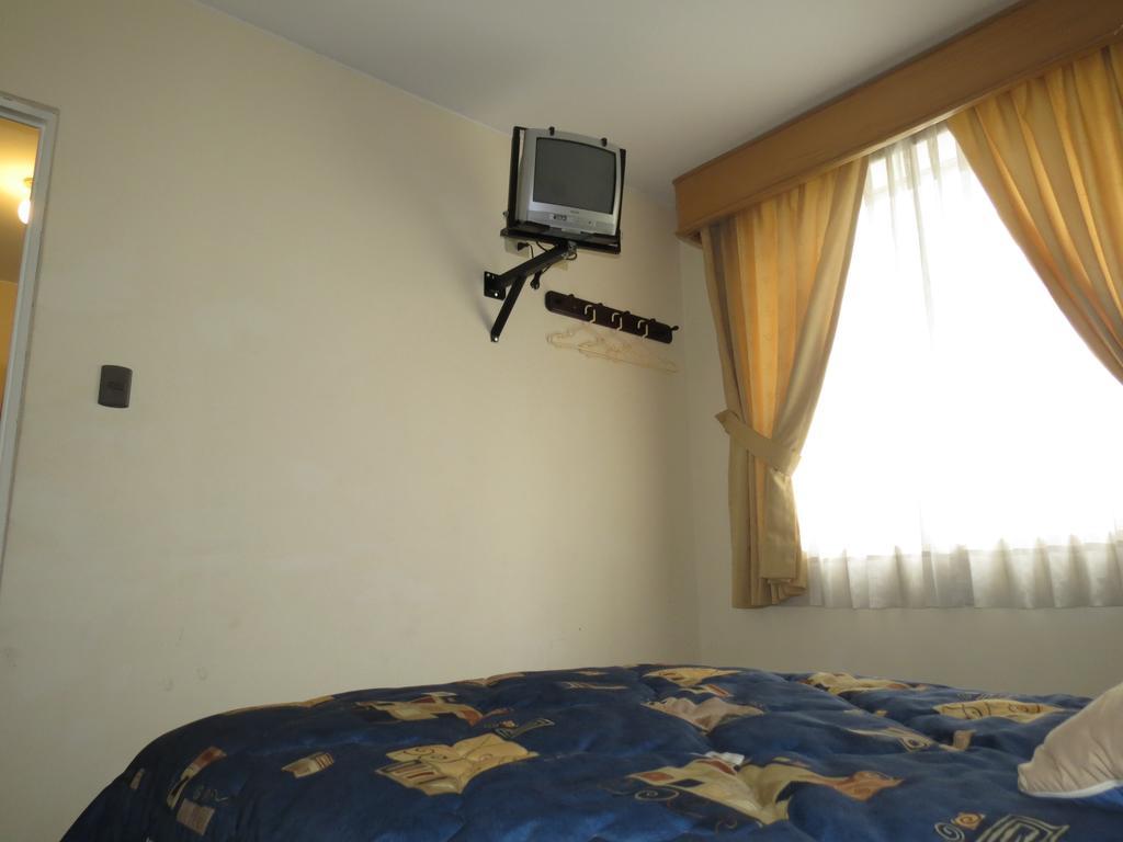 Hotel Plaza Mayor Lima Room photo